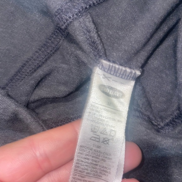 Old Navy women’s  Black and Gray Leggings - Picture 4 of 5